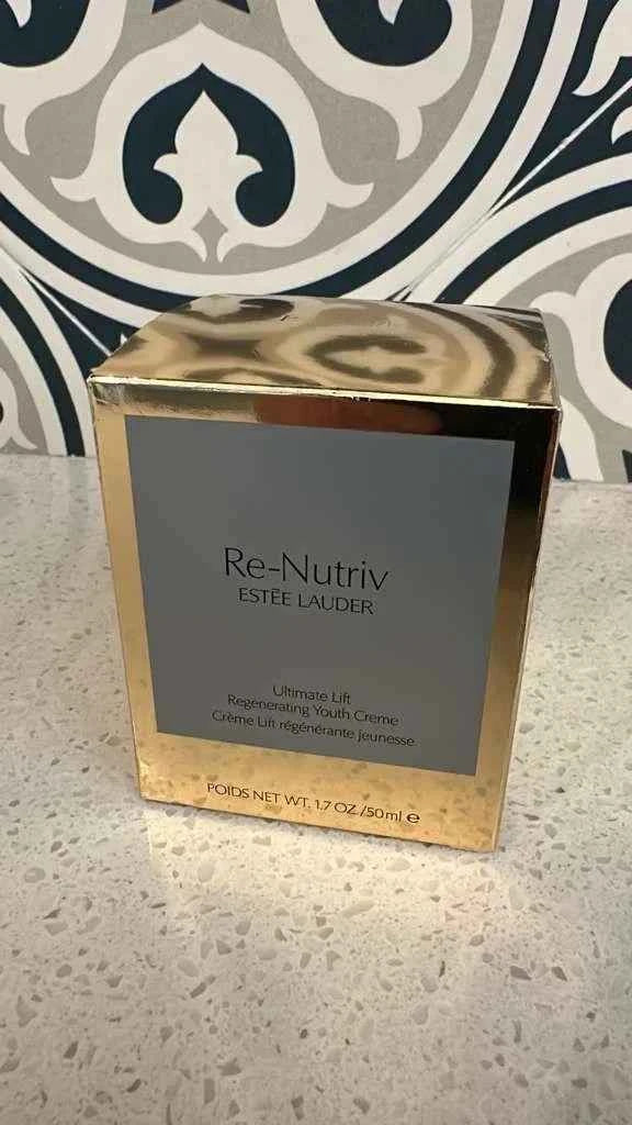Estée Lauder Re-Nutriv Ultimate Lift Regenerating Youth Cream for Women 1.7 oz / 50ml - Aifan Brands